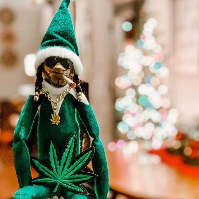 Snoop On A Stoop Christmas Elf Doll